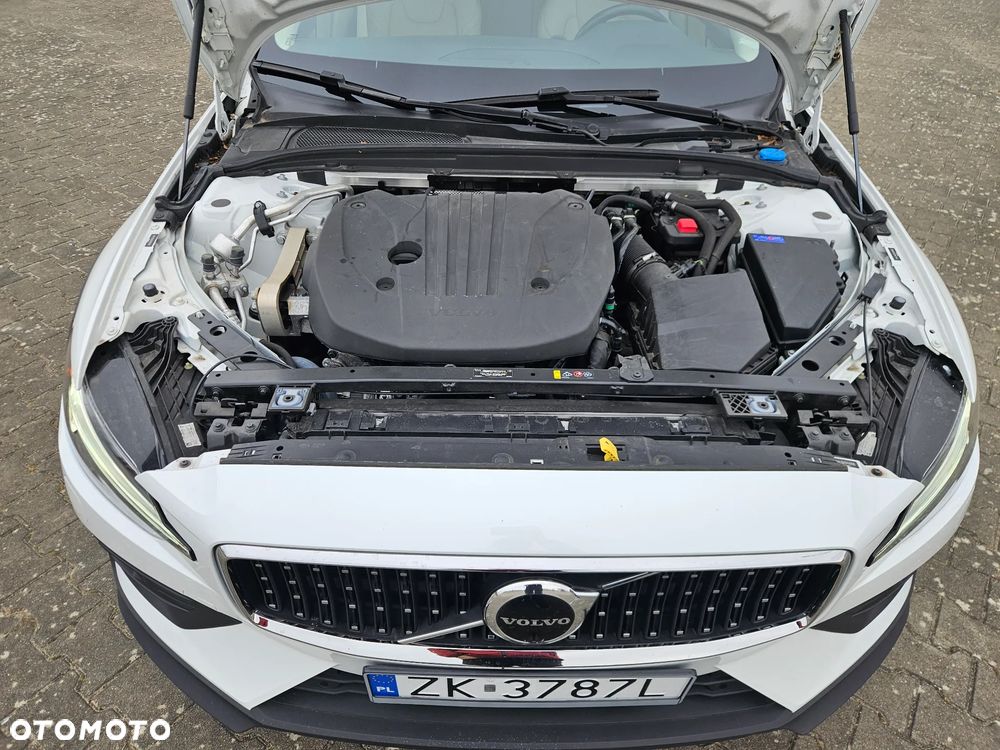 Volvo V60 Cross Country B5 B AWD Plus - 21