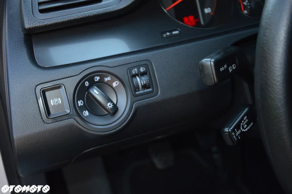 Volkswagen Passat 1.6 Trendline - 22