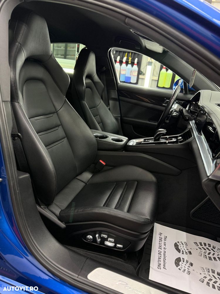 Porsche Panamera - 12