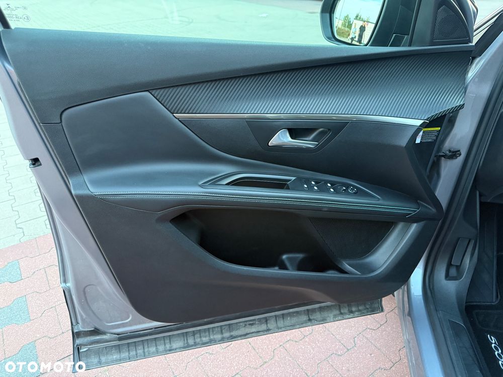 Peugeot 5008 1.5 BlueHDI Allure S&S - 22