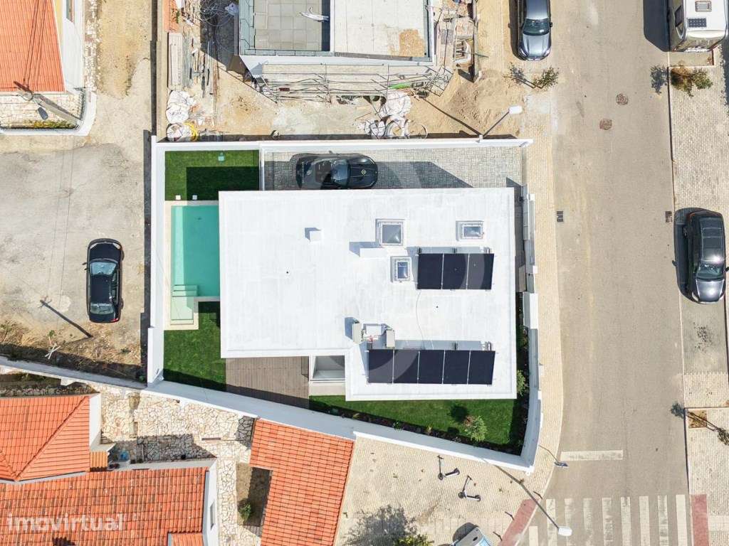 Moradia T4 isolada com piscina situada em Murches Alcabideche Cascais - Grande imagem: 5/53