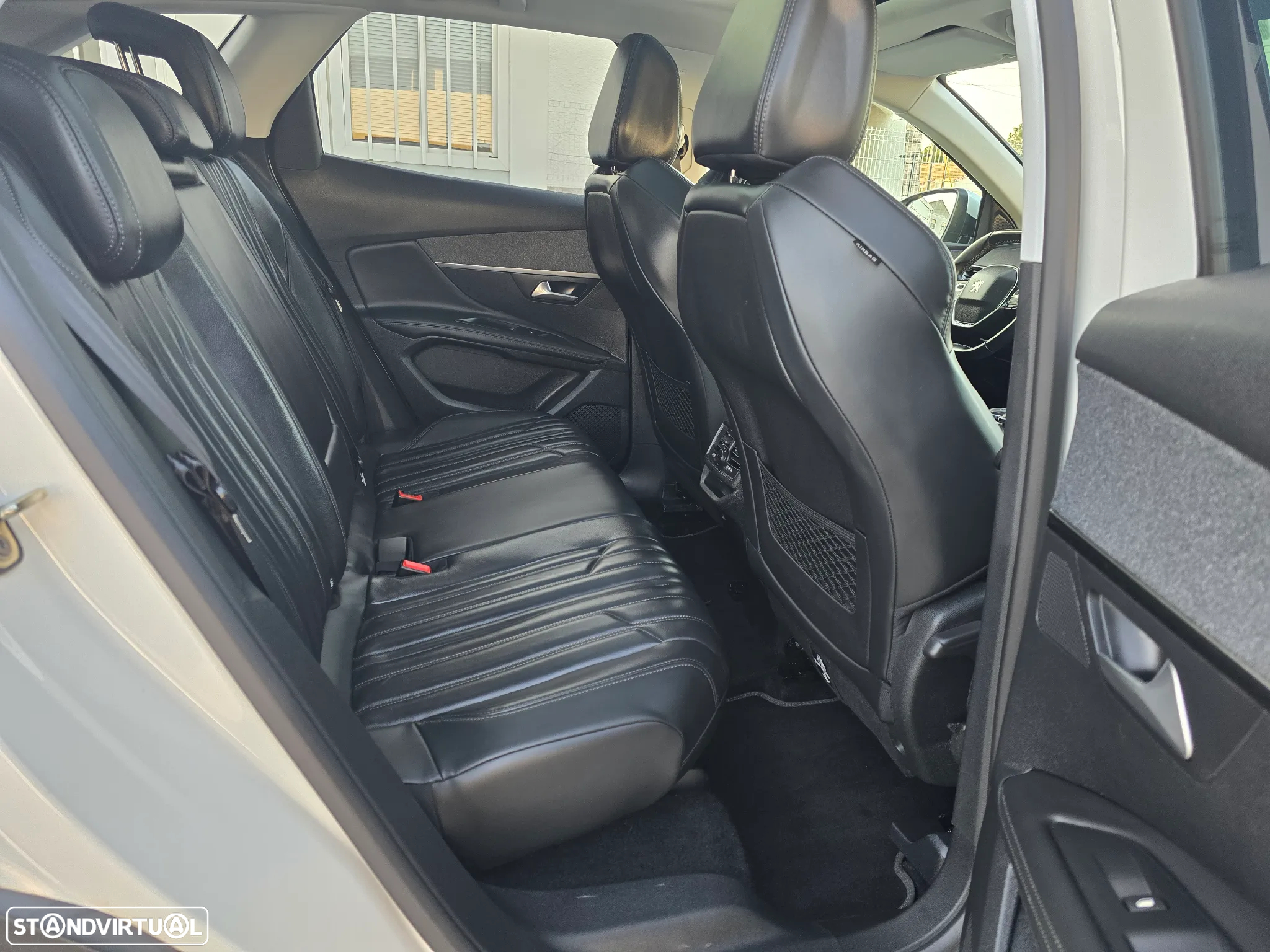 Peugeot 3008 1.6 BlueHDi Allure EAT6 - 43