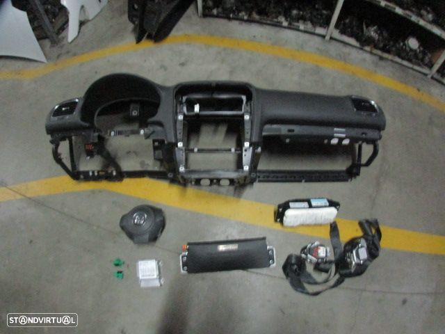 Kit Airbags 5K0880201P81U 5K0880204A 5K1880841D 5C0959655B 1K3857705AA 1K3857706AC 5K0959351  VW GOLF 6 2011 1.4I 80Cv 3P Preto PRETO - 1
