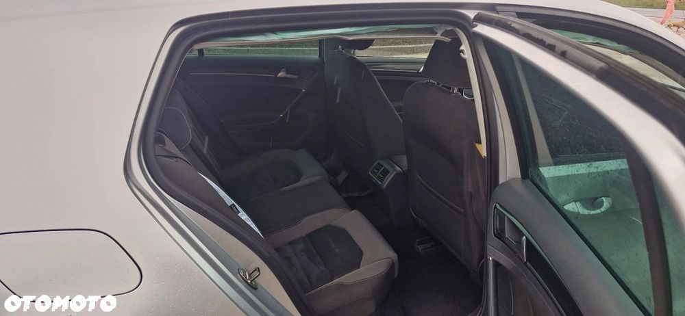 Volkswagen Golf 1.6 TDI DPF Highline - 10