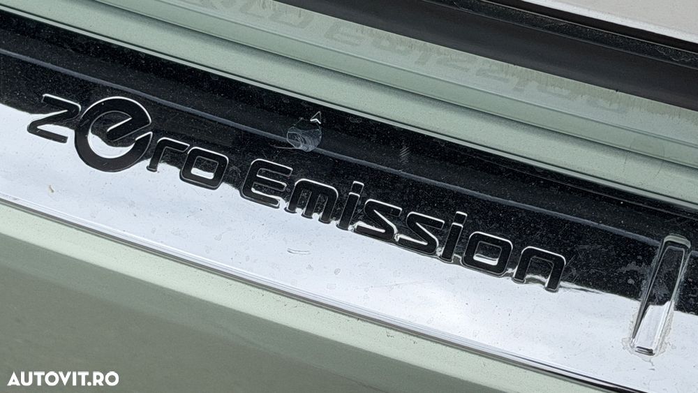Nissan LEAF - 12