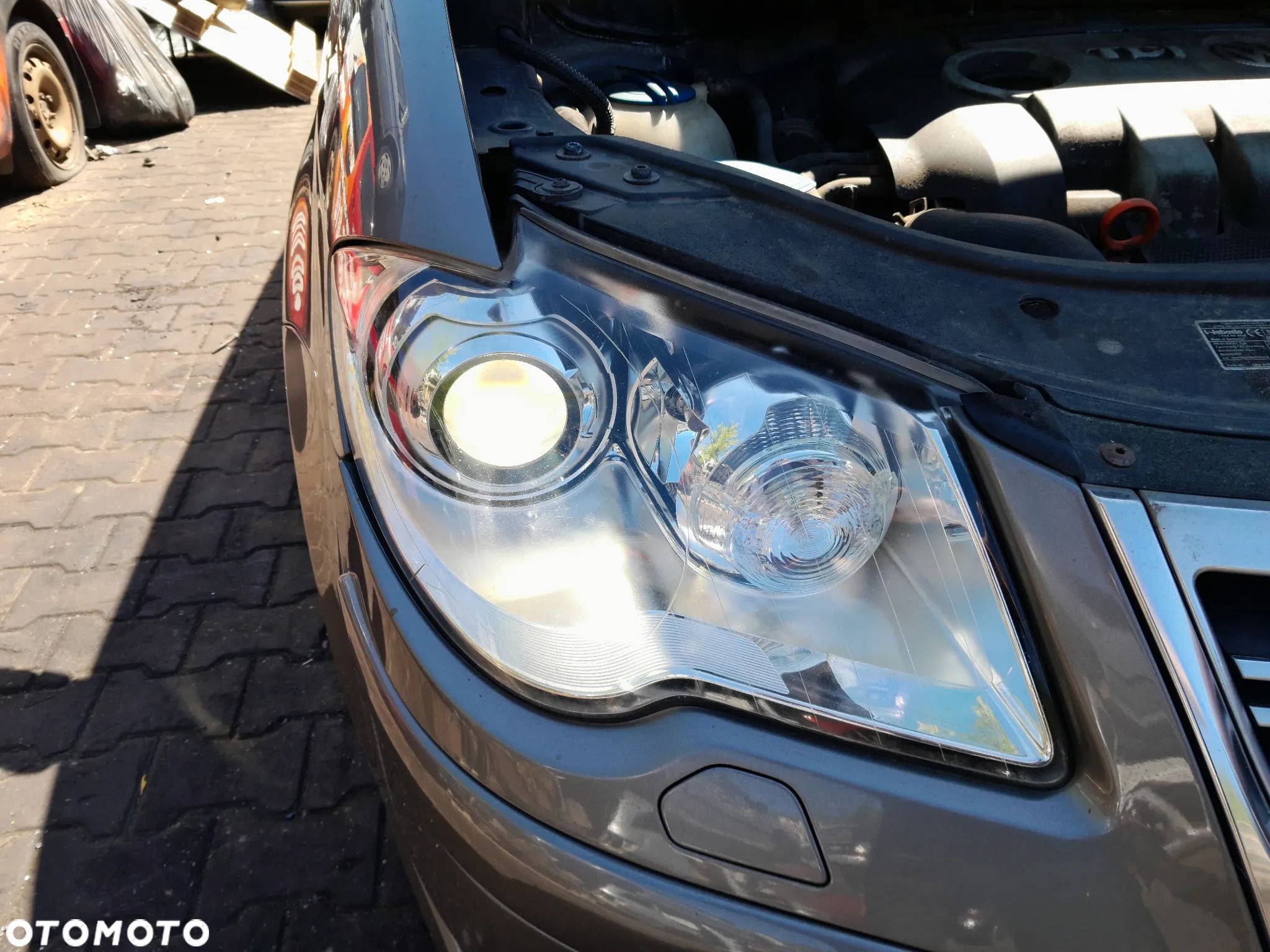 Lampa przednia prawa xenon VW Touran I lift 06-10r. - 1