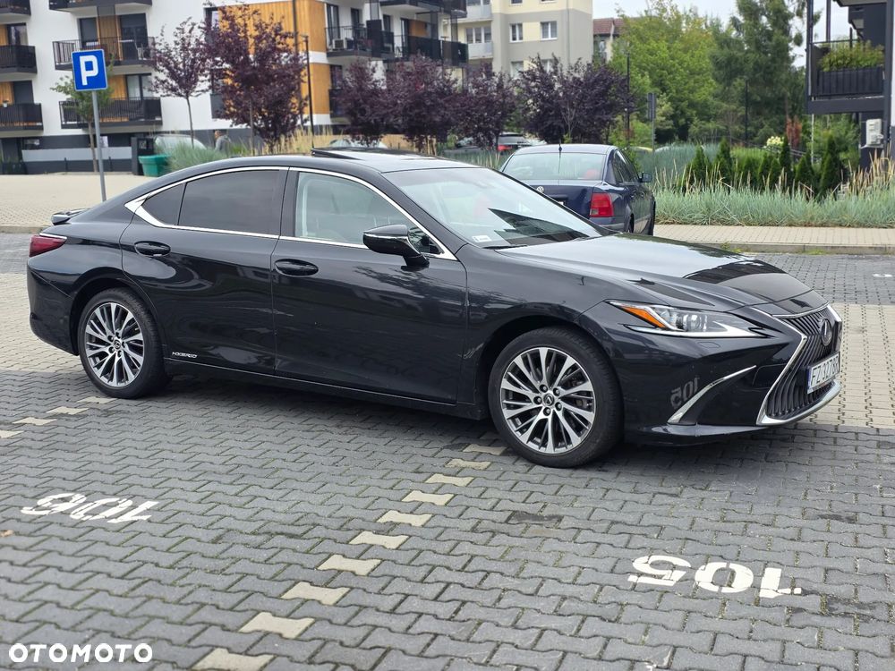 Lexus ES 300h Business Edition + - 13