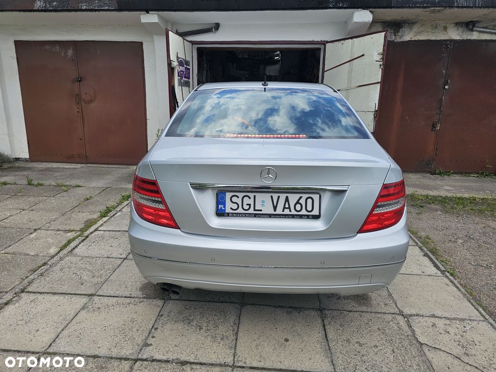 Mercedes-Benz Klasa C 180 CGI BlueEff Avantgarde - 5