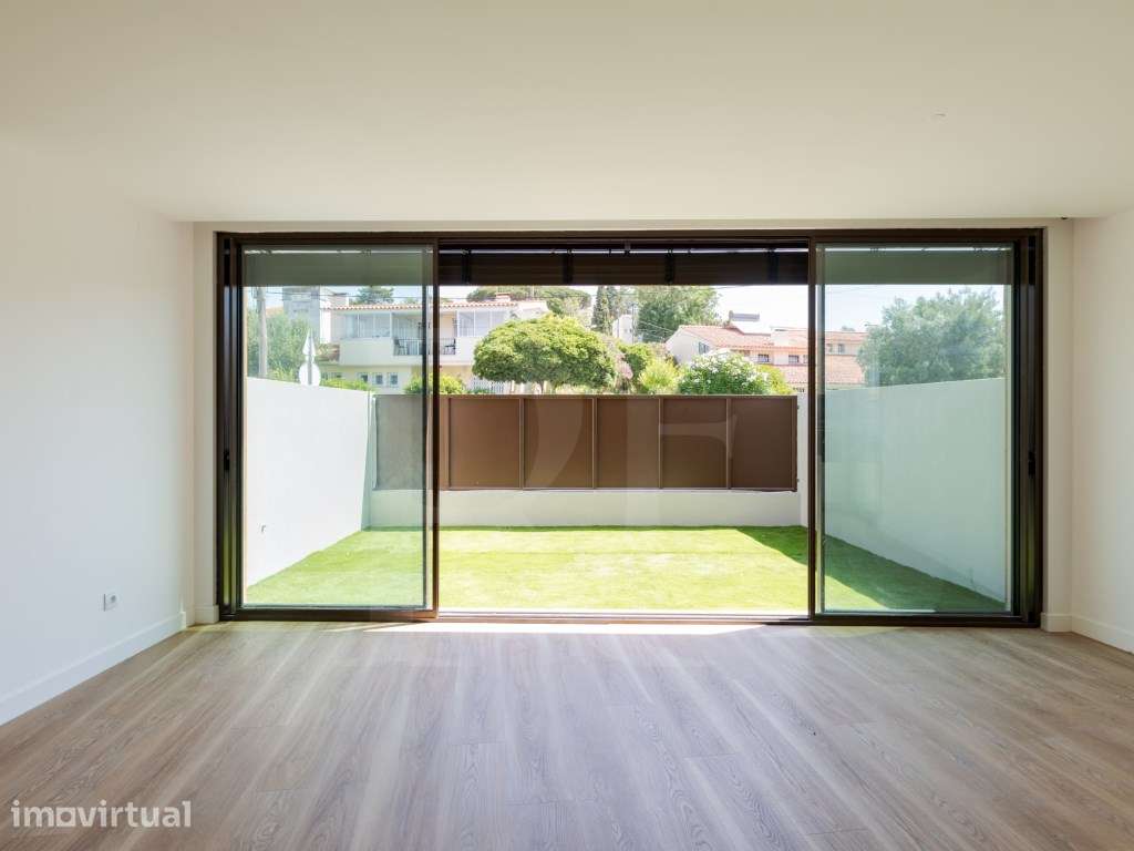 Moradia T3 com jardim e garagem em Bicesse - Grande imagem: 4/33