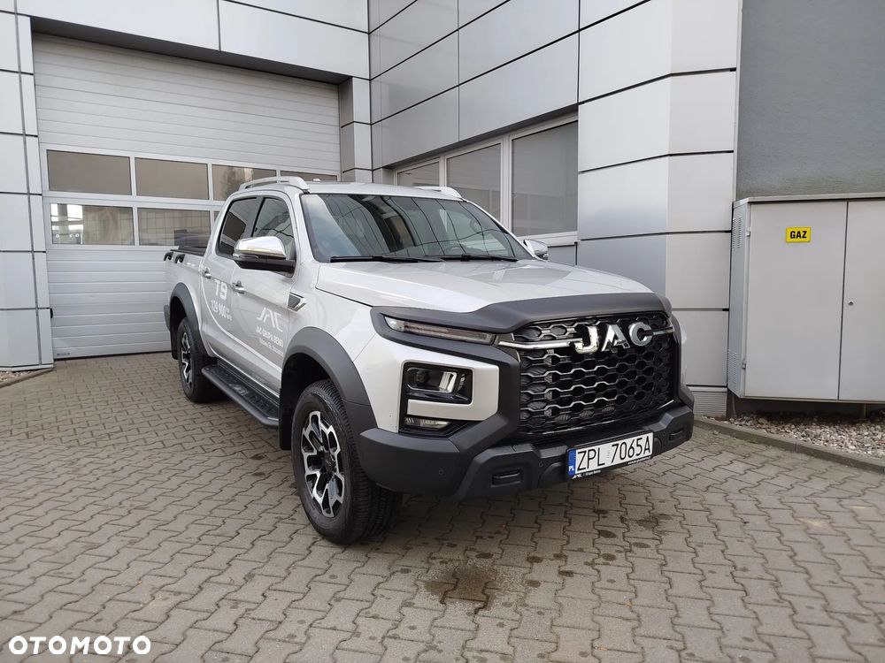 JAC T9