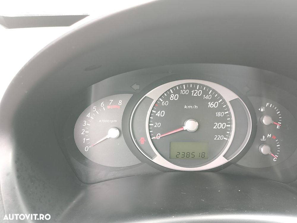 Hyundai Tucson 2.0 DOHC 2WD - 6