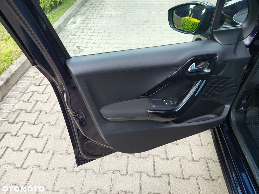 Peugeot 208 82 PureTech Style - 10