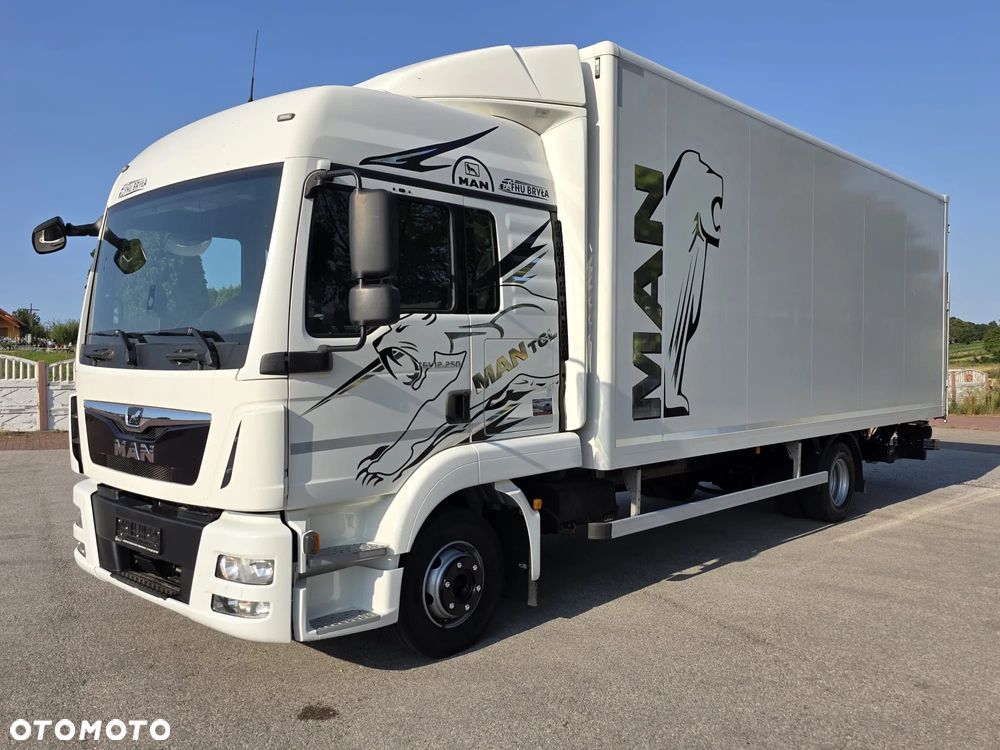 MAN TGL 12.250 / KONTENER / IZOTERMA / WINDA / 2019R / EURO 6 / PEŁEN SERWIS /  6 TON ŁADOWNOŚĆ  / SPROWADZONY / ZADBANY / JAK NOWY /  KSIĄŻKA SERWISOWA / E6 / 17 PALET