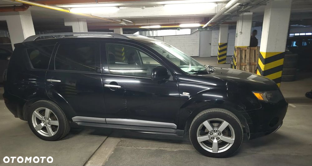 Mitsubishi Outlander 2.0 DID Intense + - 4