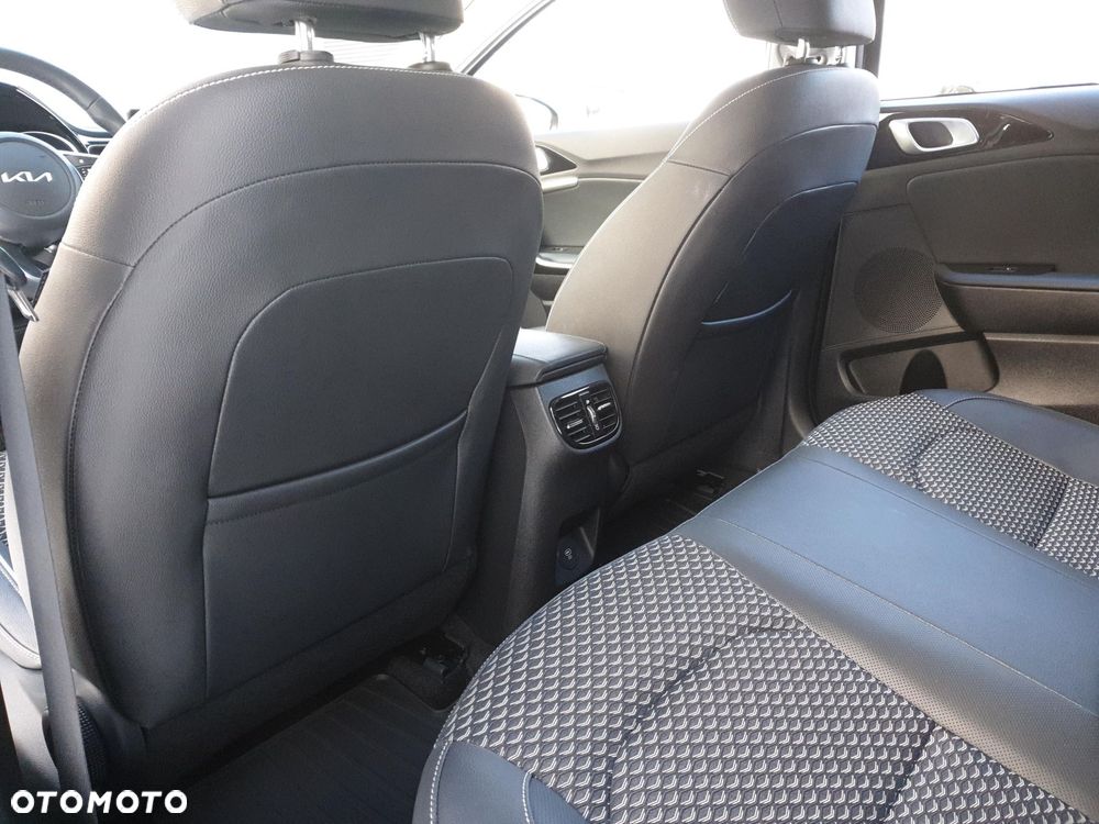 Kia Ceed 1.5 T-GDI Tribute DCT - 24