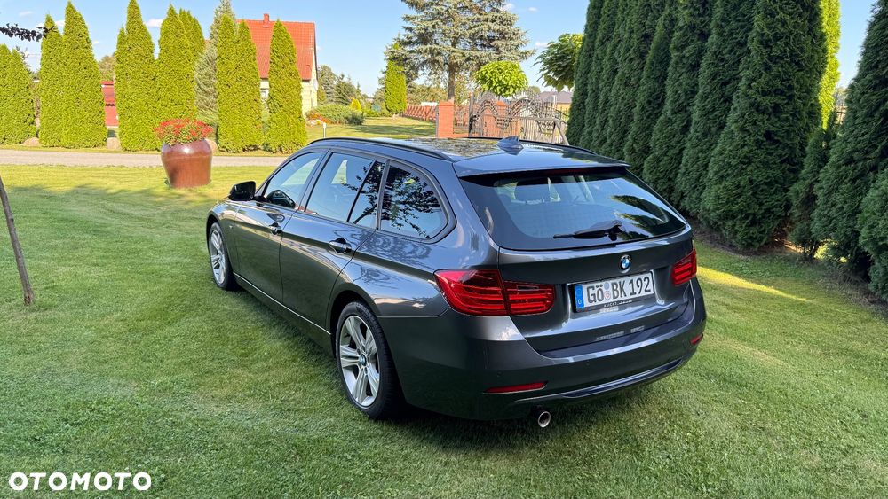 BMW Seria 3 318d DPF Touring Edition Sport - 12