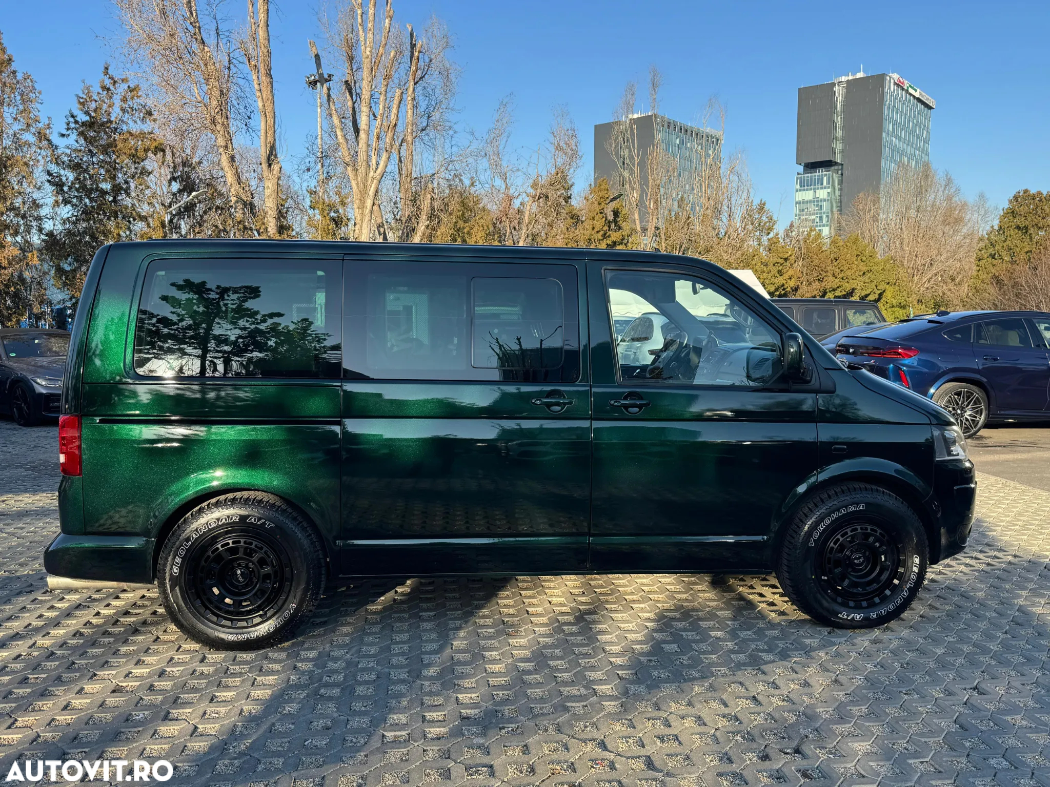Volkswagen Multivan - 2