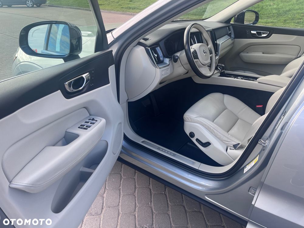 Volvo XC 60 T6 AWD Geartronic Momentum Pro - 15