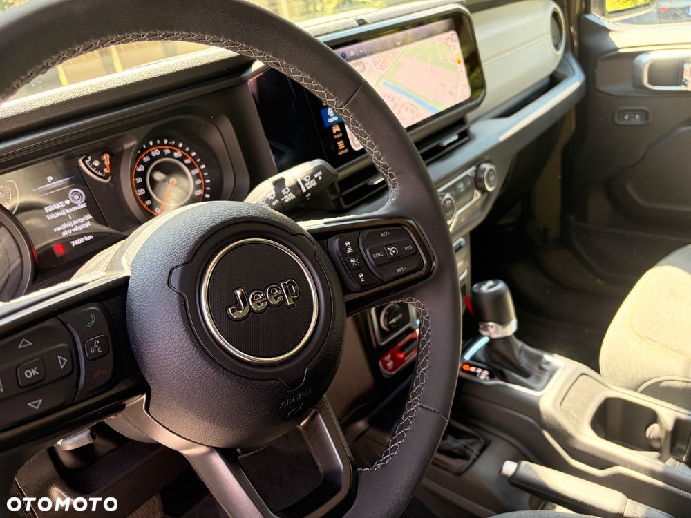Jeep Wrangler - 12