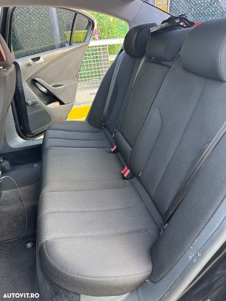 Volkswagen Passat 2.0TDI Comfortline DPF - 11