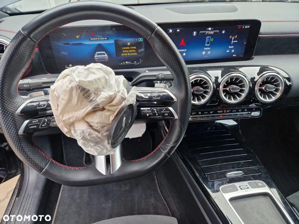 Mercedes-Benz CLA 250 E AMG Line 8G-DCT - 16