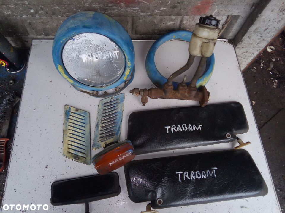 TRABANT 601 lampa przód okular  kierunkowskaz - 1