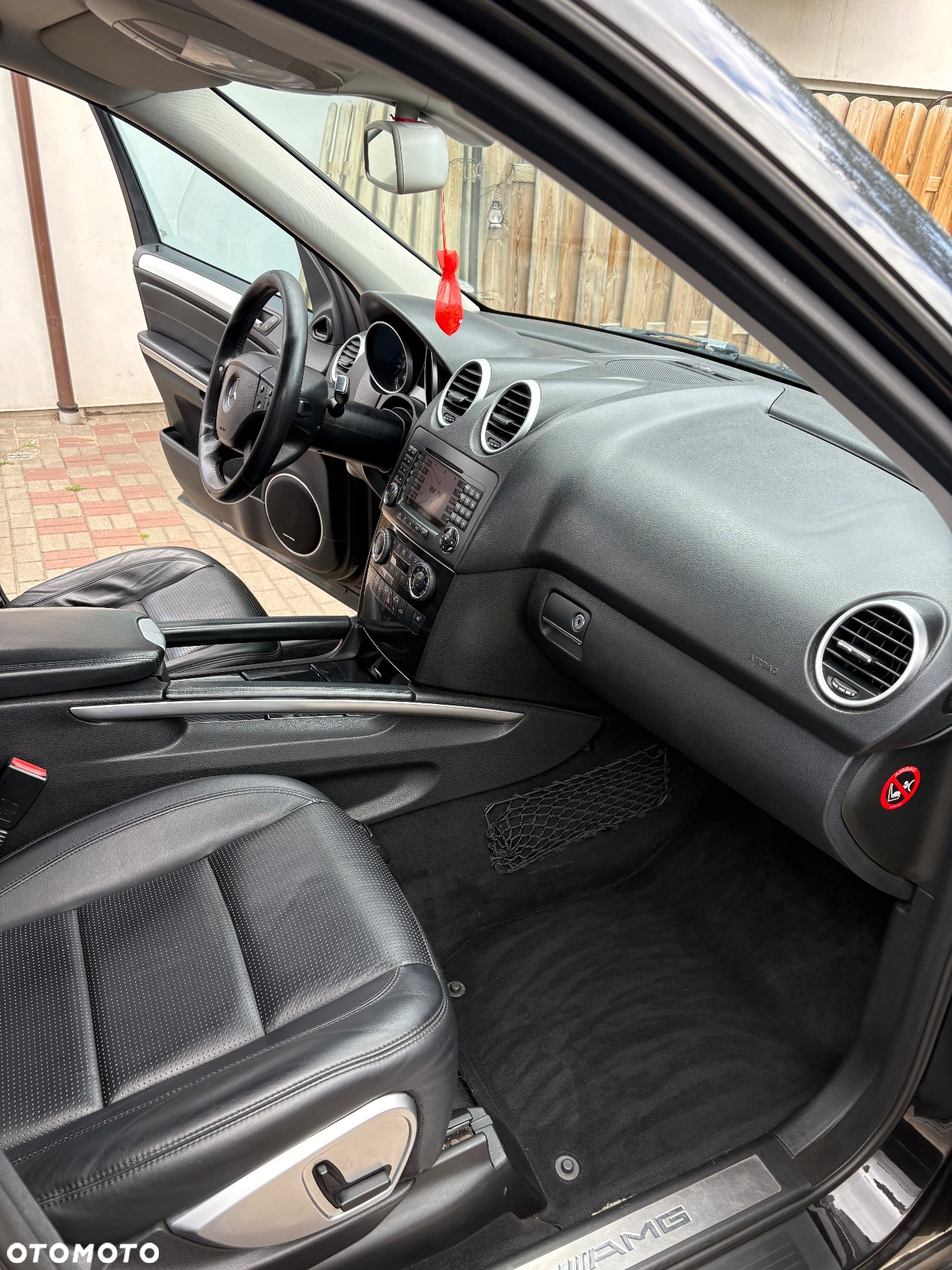 Mercedes-Benz ML 63 AMG 4-Matic - 6