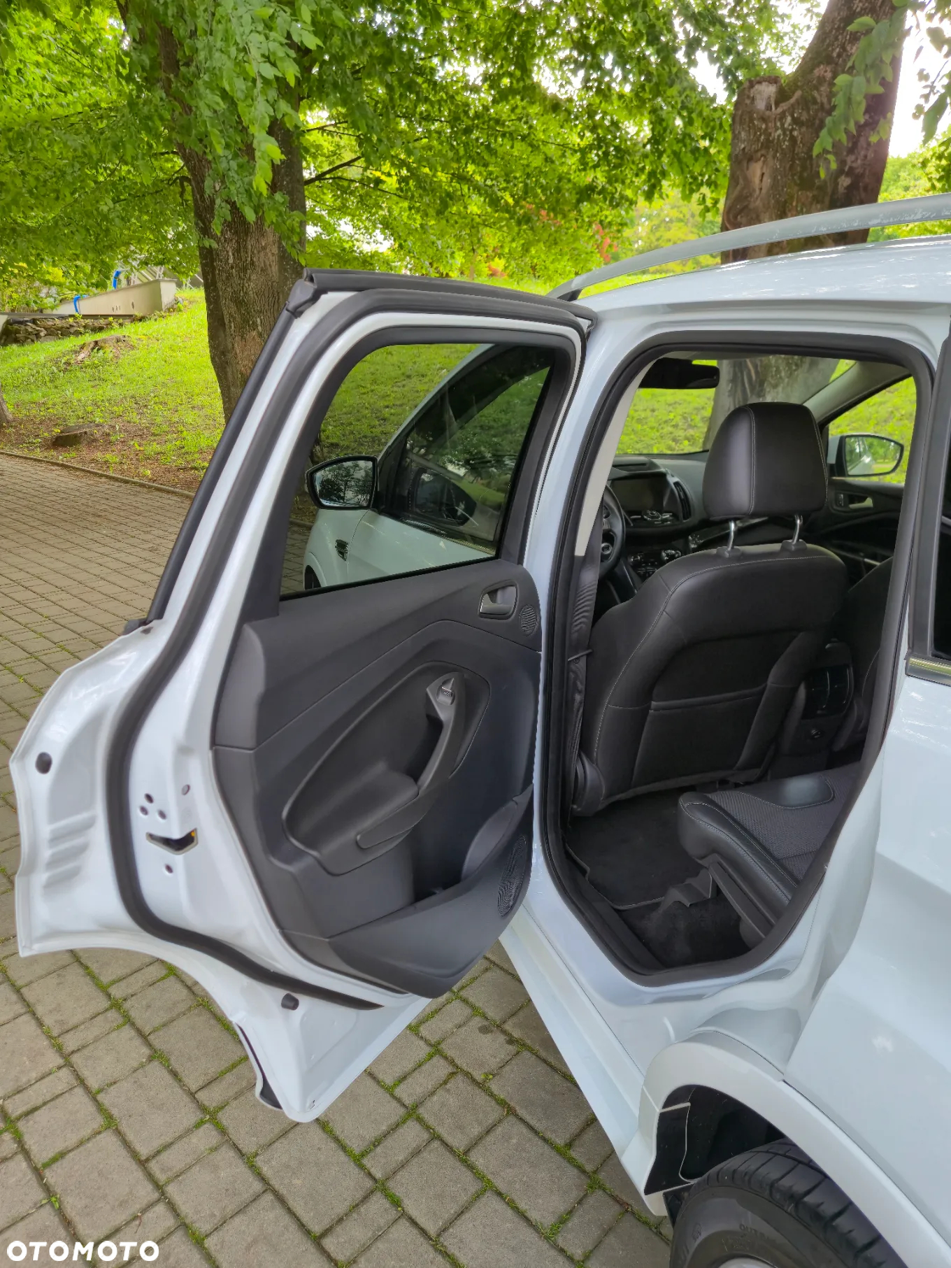 Ford Kuga 2.0 TDCi 2x4 ST-Line - 21