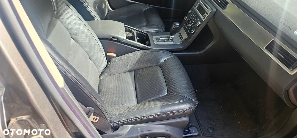 Volvo XC 70 D5 AWD Summum - 4