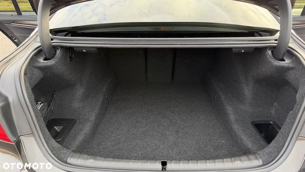 BMW Seria 5 520d Sport Line - 12