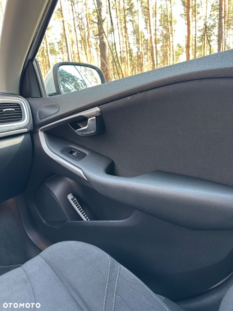 Volvo V40 D3 Kinetic - 20