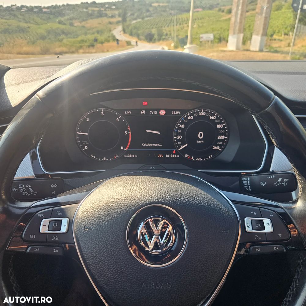 Volkswagen Passat 1.6 TDI Comfortline - 8