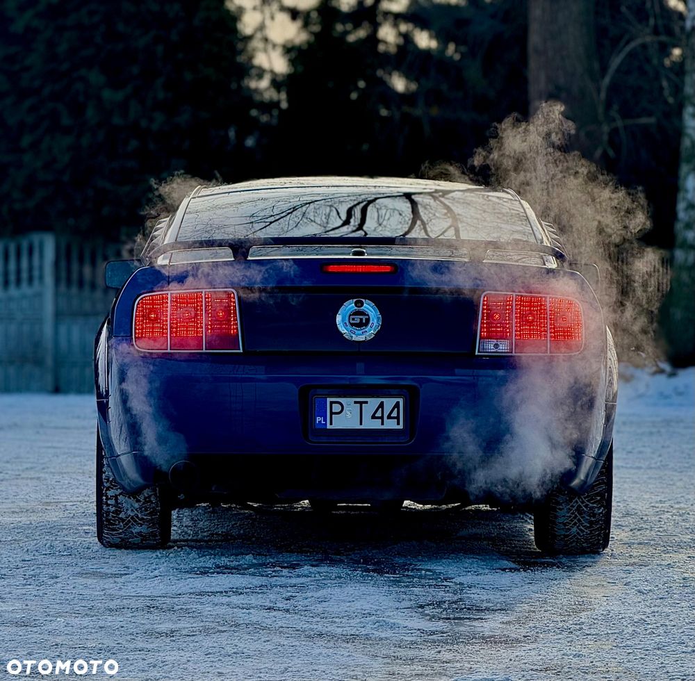 Ford Mustang - 4