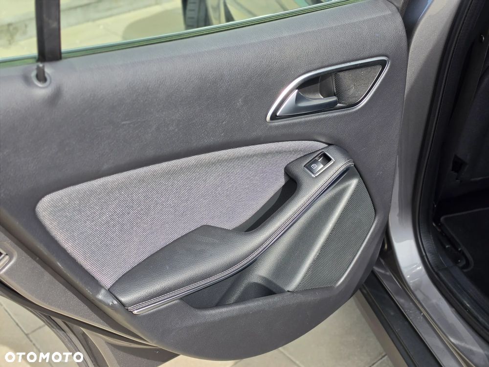 Mercedes-Benz GLA 200 d Activity Edition - 27