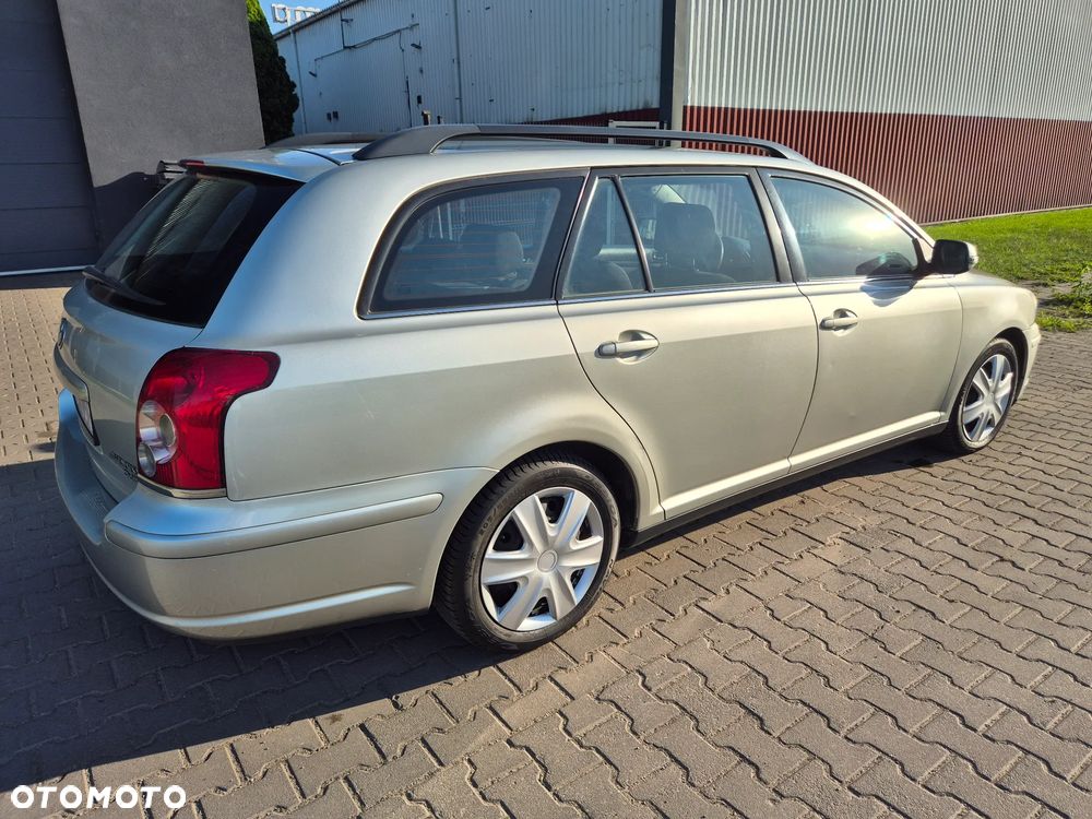 Toyota Avensis 2.0 D-4D Luna - 15
