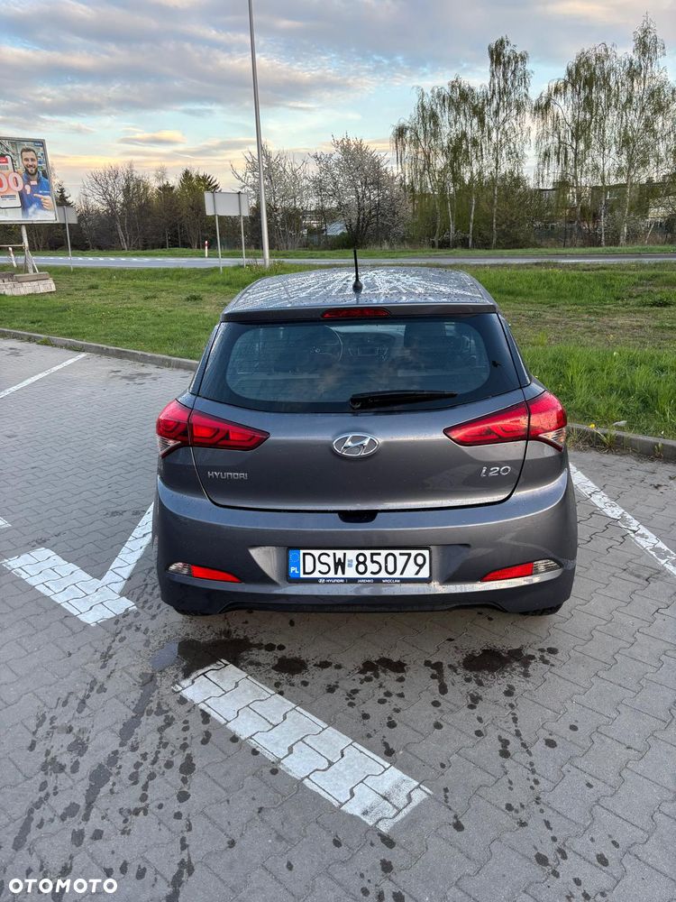 Hyundai i20 1.2 GO - 12