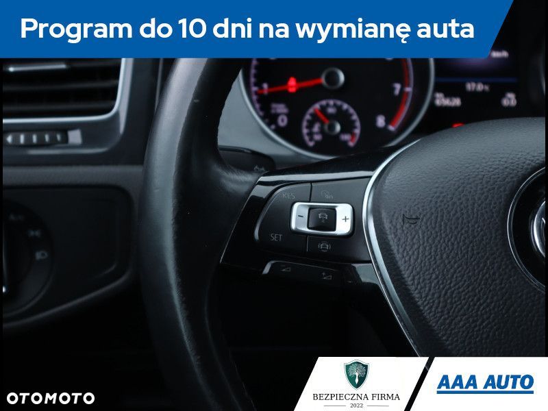 Volkswagen Golf - 19