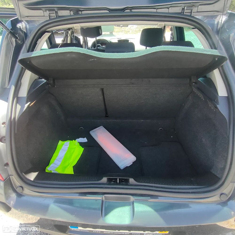 Renault Clio 1.2 16V Dynamique S - 9