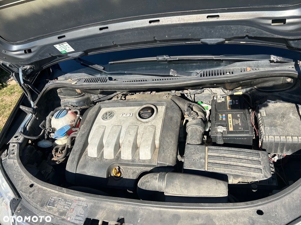 Volkswagen Touran 1.9 TDI Highline - 8