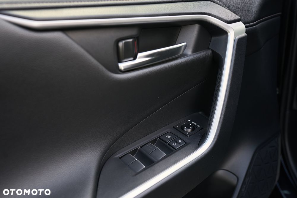 Toyota RAV4 2.5 Hybrid Black Edition by JBL 4x4 - 18