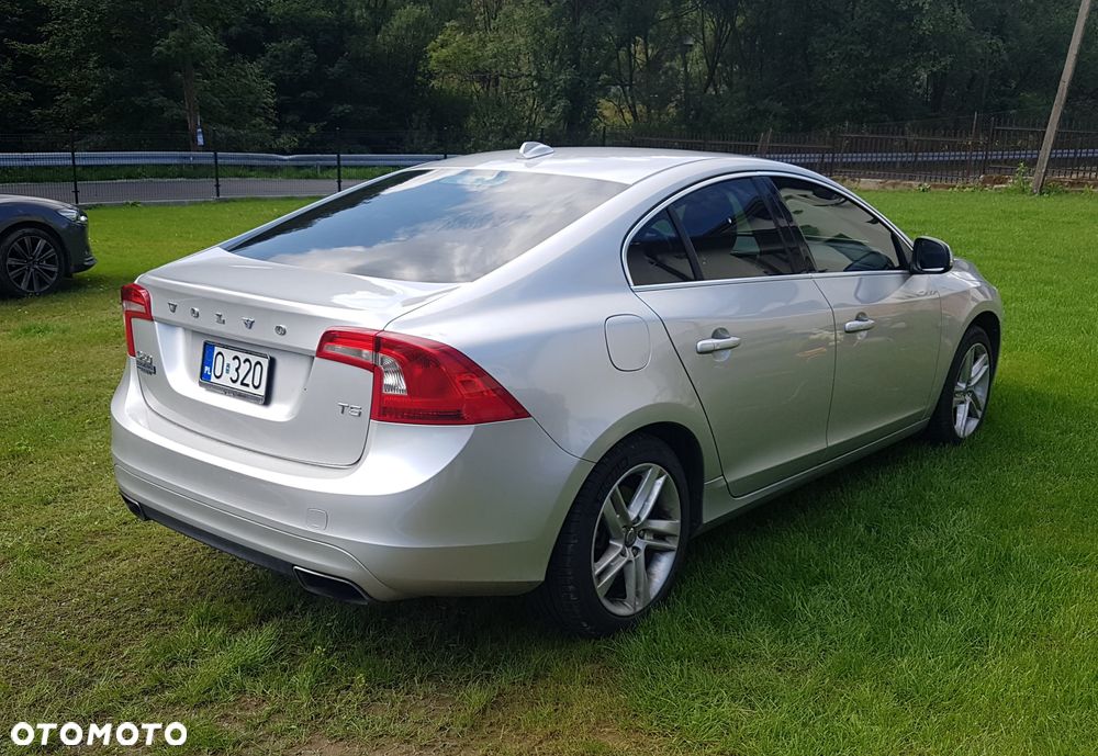 Volvo S60 T5 Powershift Momentum - 3