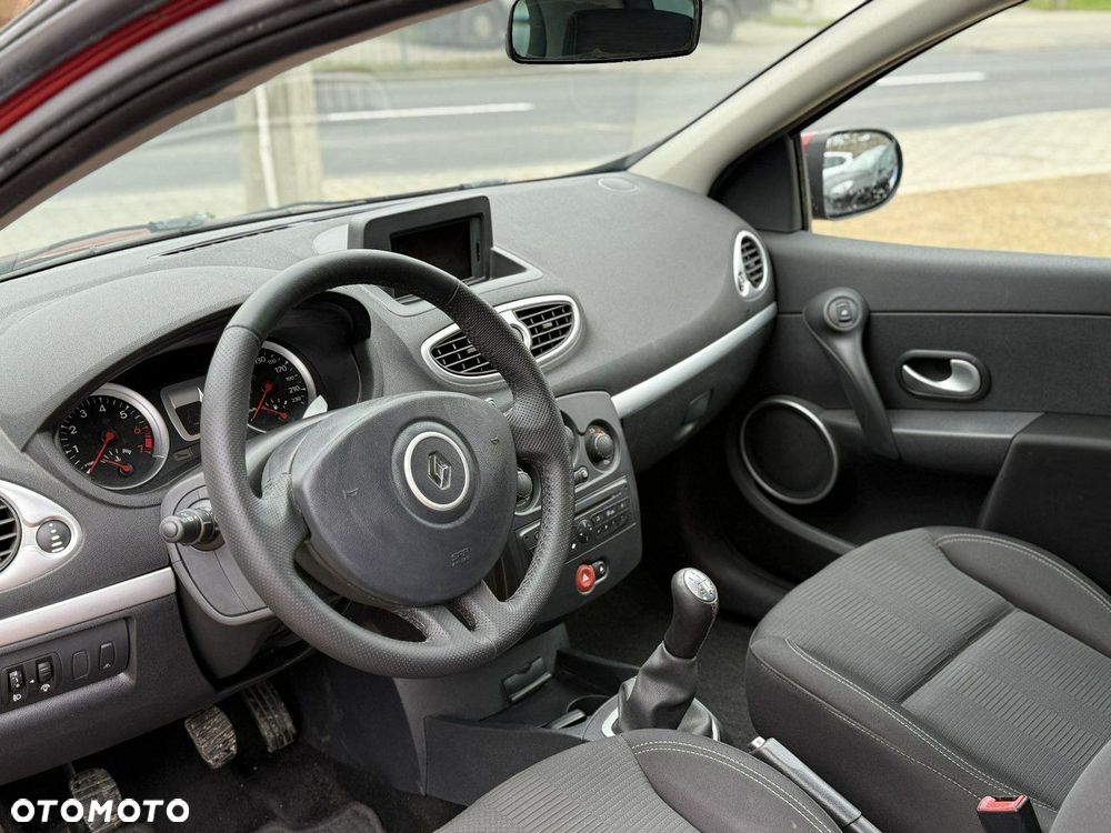 Renault Clio - 11
