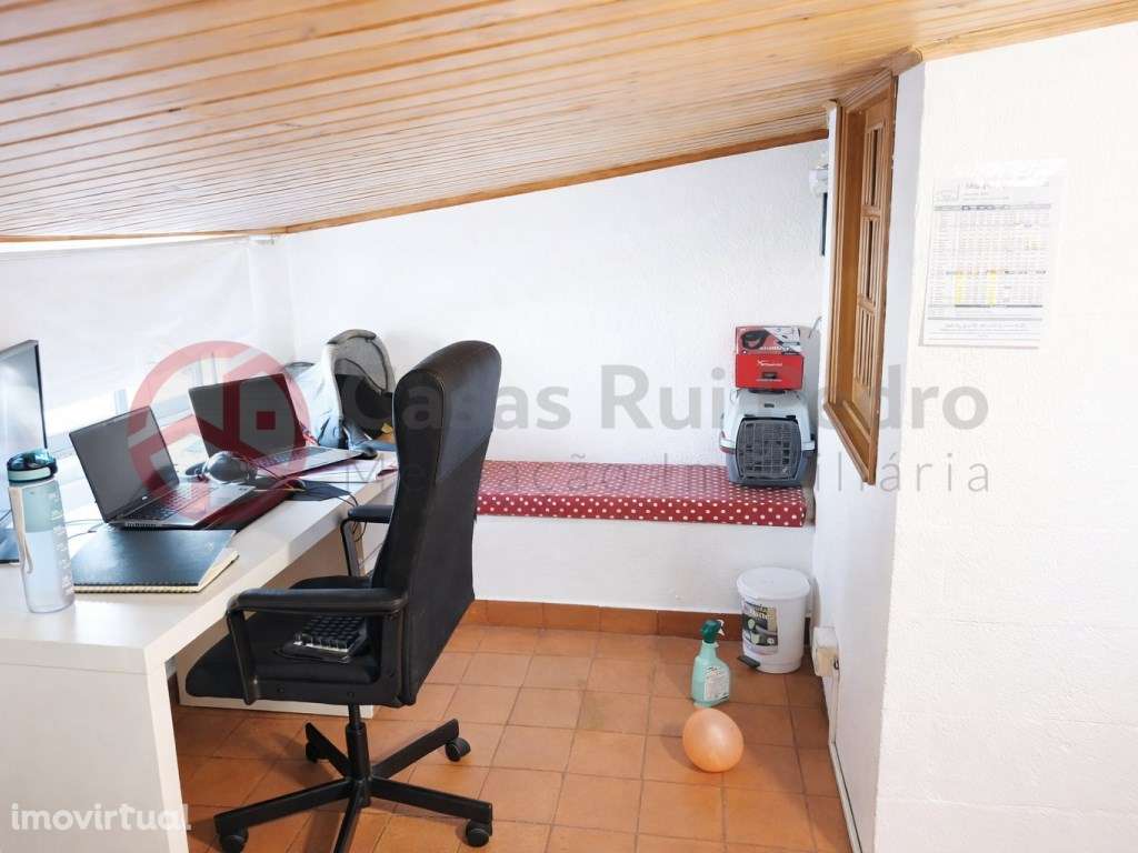 Excelente T2+2 com Aproveitamento de Sótão - Grande imagem: 4/27