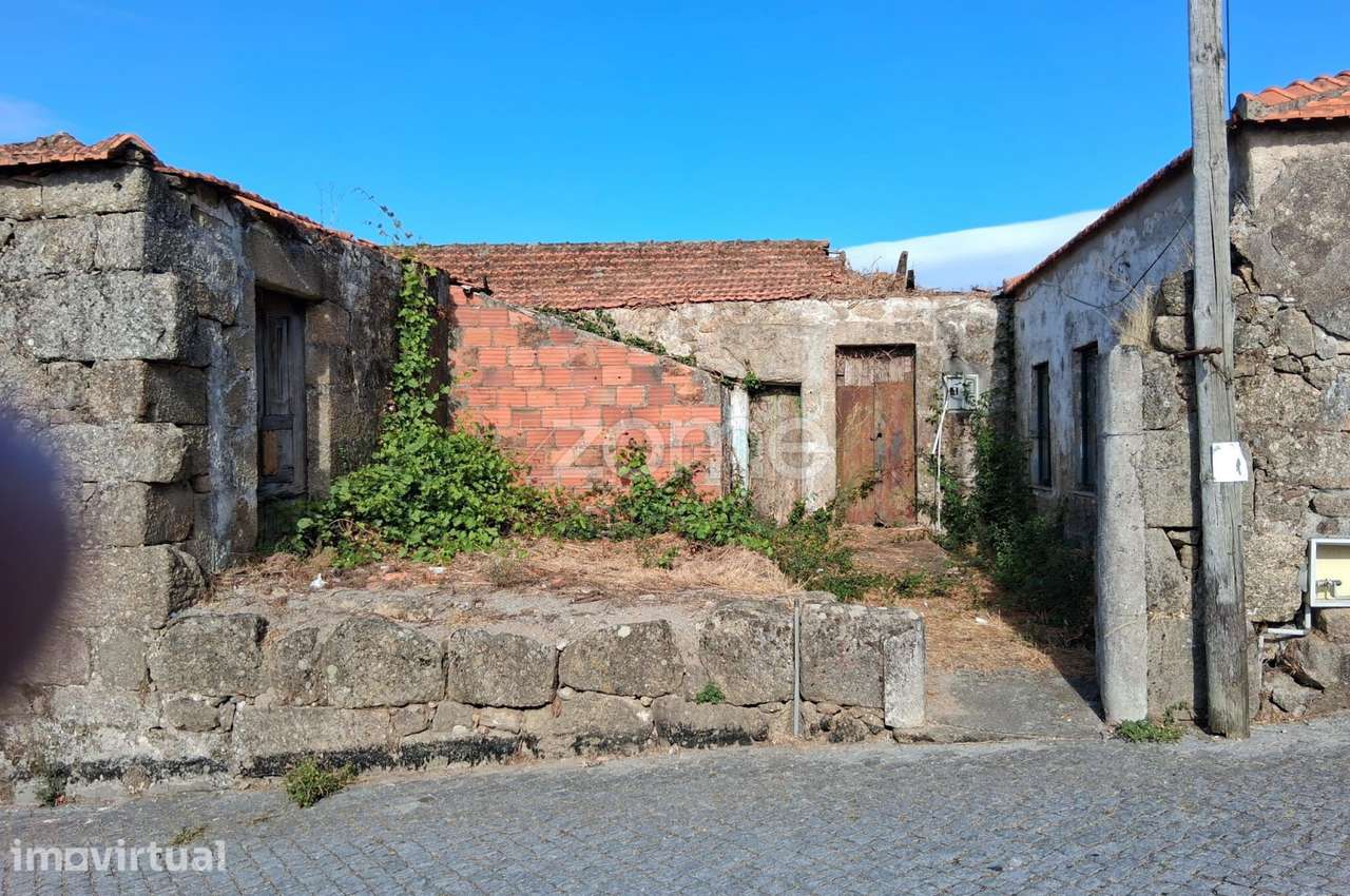 Moradia T5 para Reabilitação em Miomães, Resende - Grande imagem: 4/23