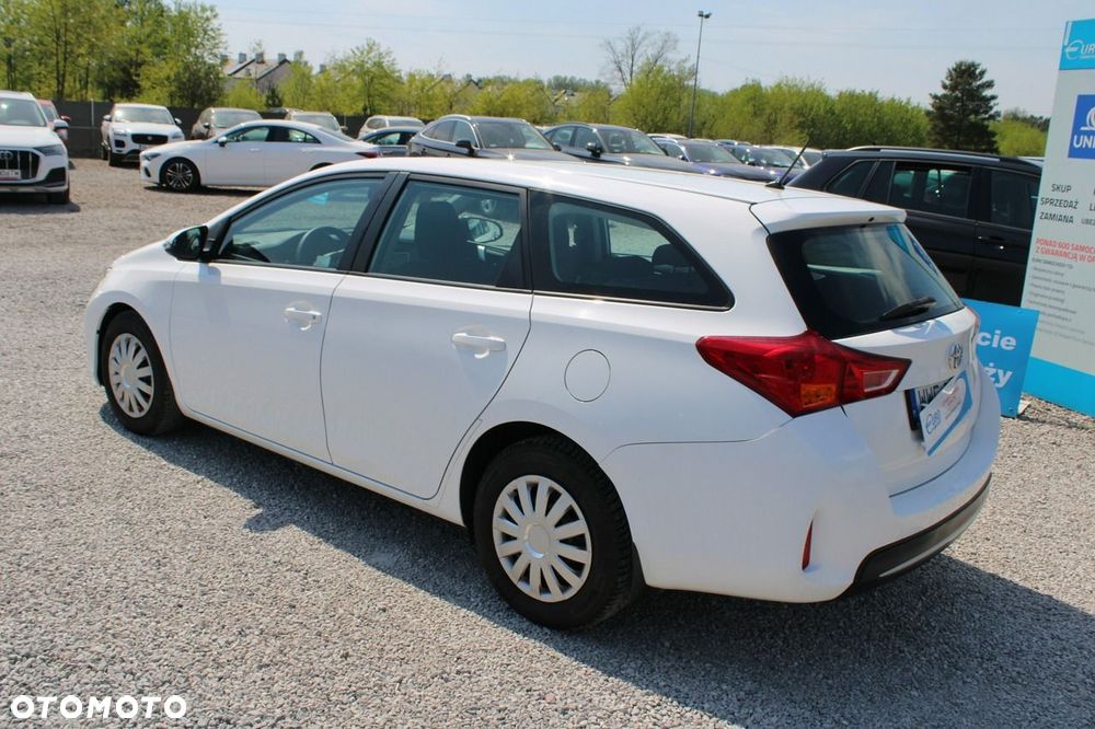 Toyota Auris - 9