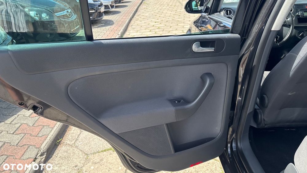 Volkswagen Golf Plus 1.4 TSI DSG United - 17