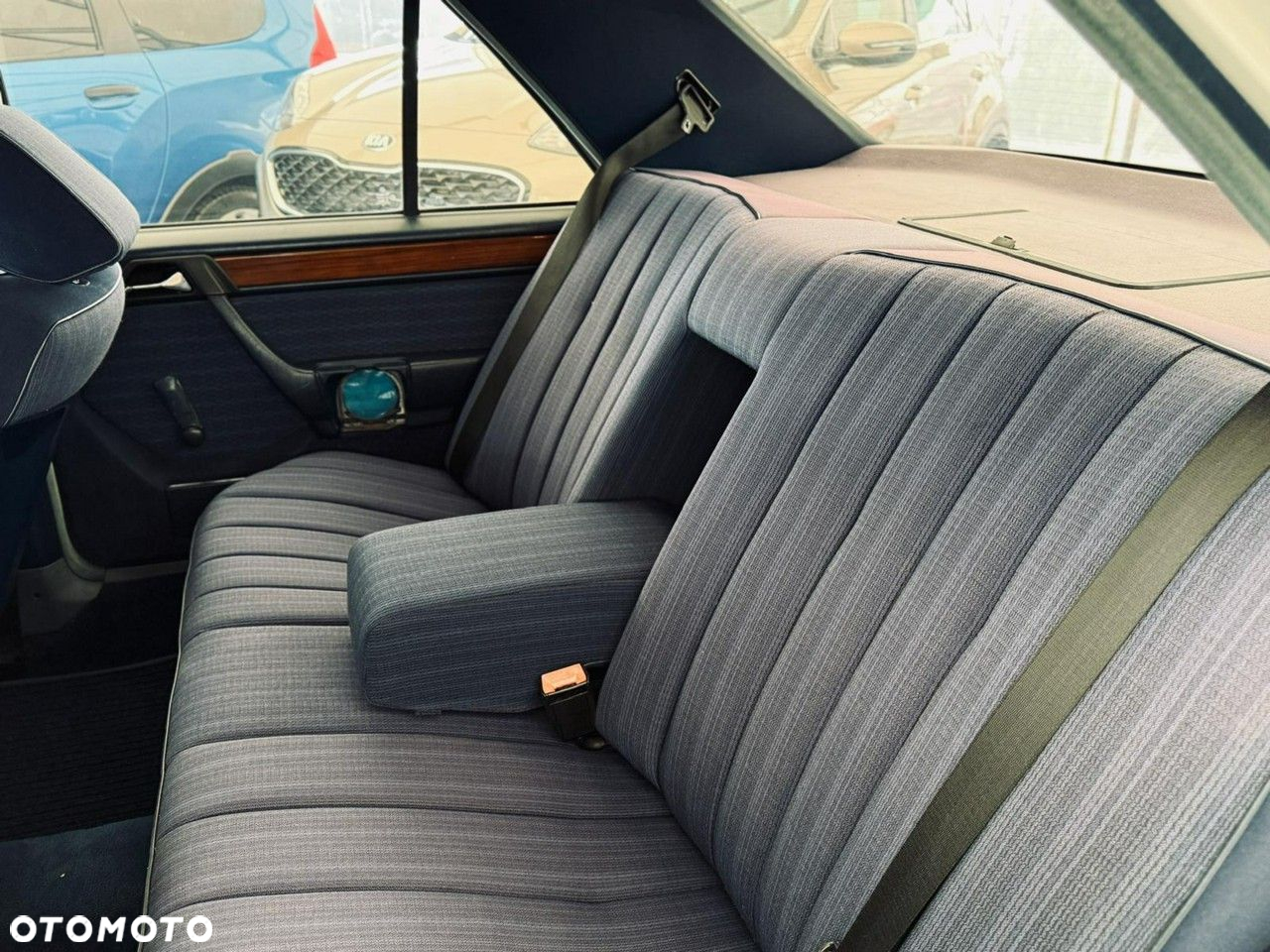 Mercedes-Benz W124 (1984-1993) - 24