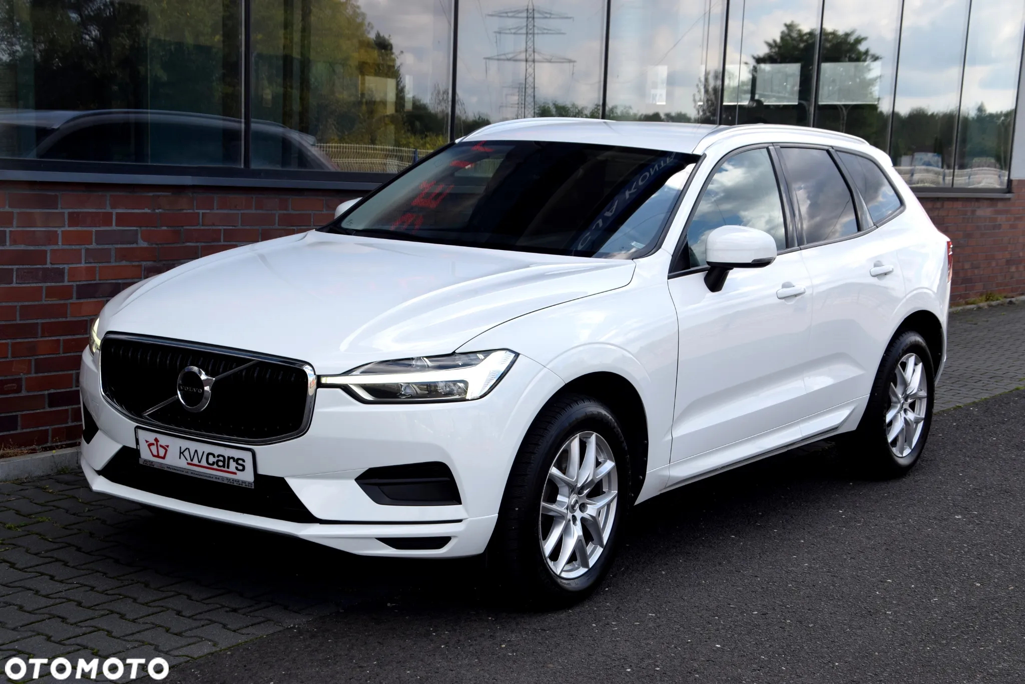 Volvo XC 60 D4 Momentum Pro - 2