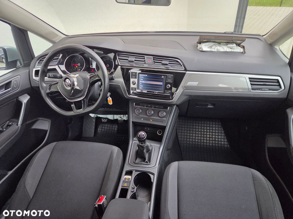 Volkswagen Touran - 9