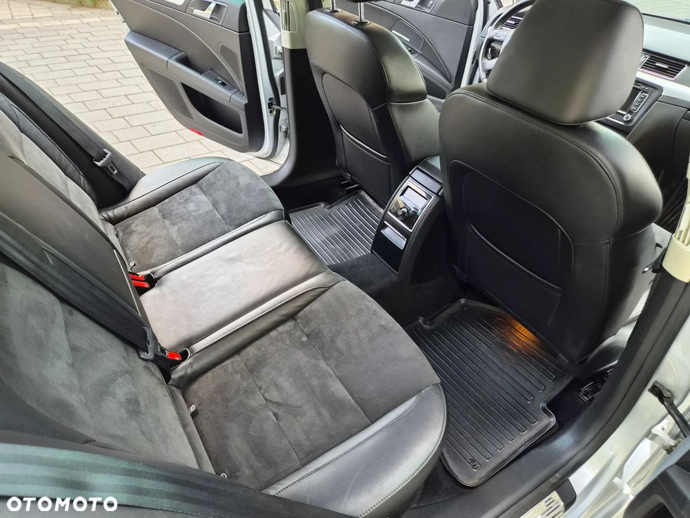 Skoda Superb 2.0 TDI Exclusive - 11